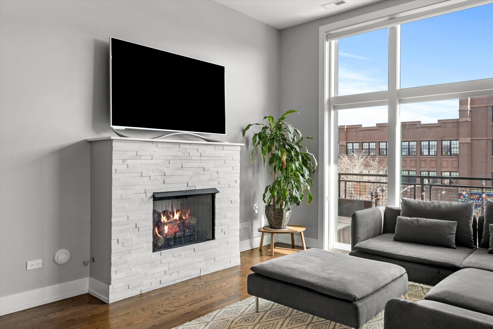 1732 N California Avenue Unit: 3