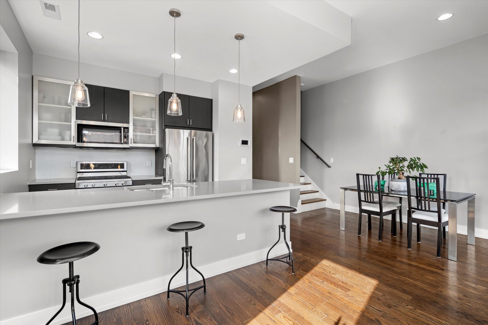 1732 N California Avenue Unit: 3