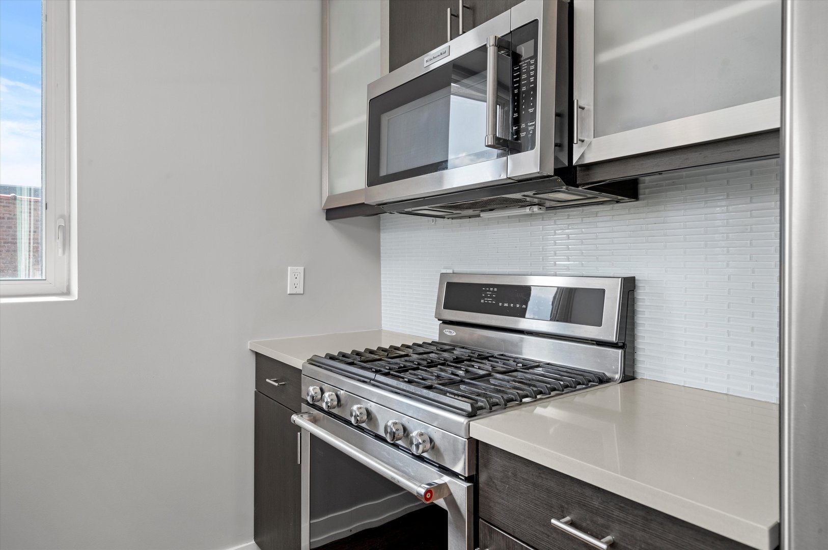 1732 N California Avenue Unit: 3