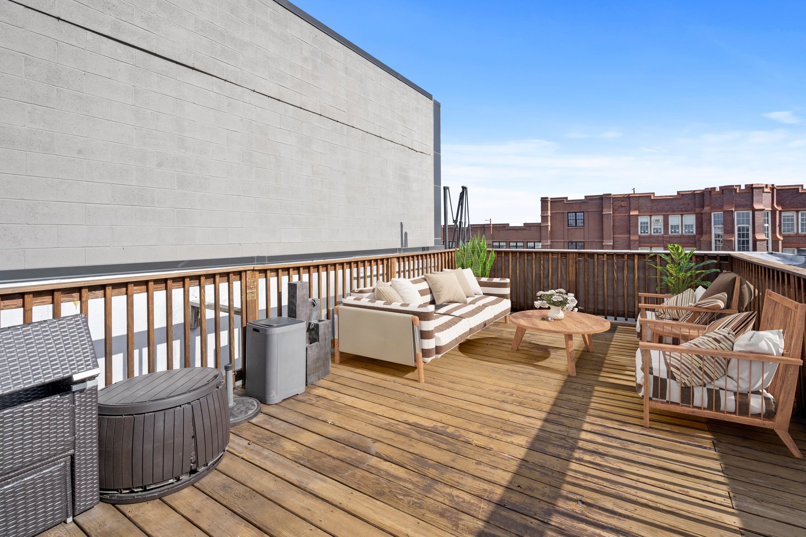 1732 N California Avenue Unit: 3
