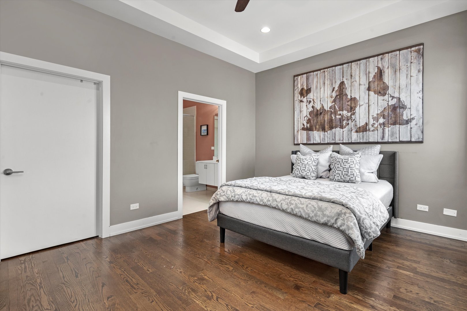 1732 N California Avenue Unit: 3