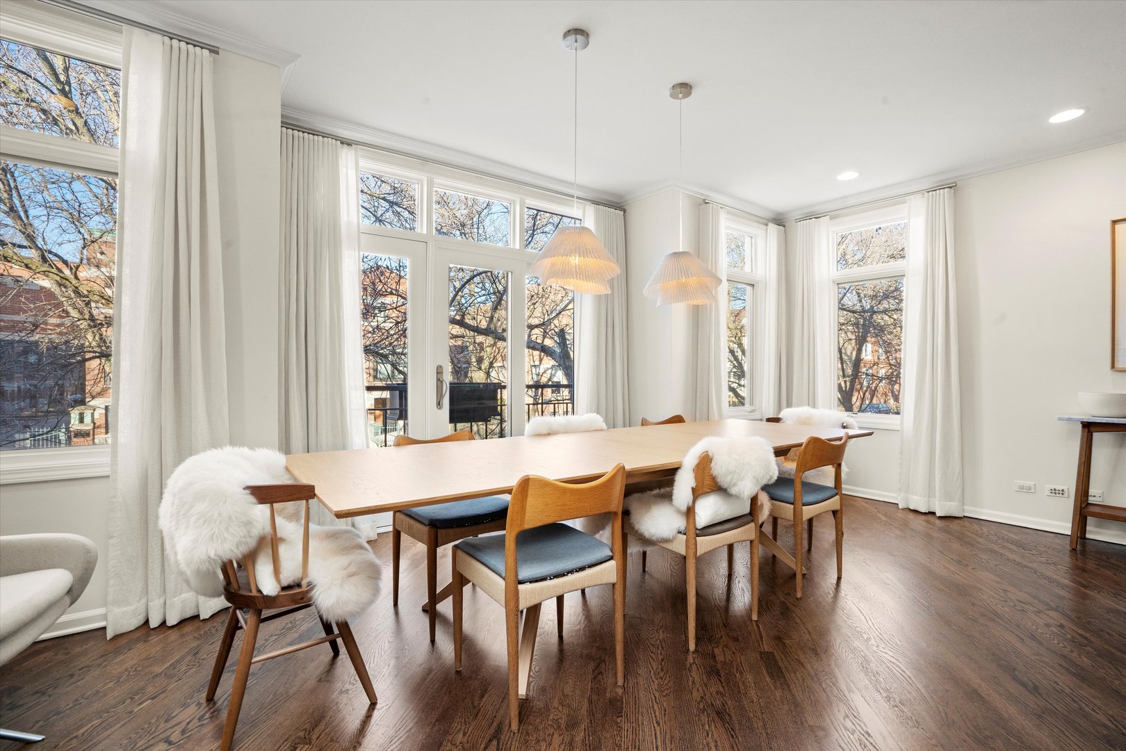 2733 N Greenview Avenue Unit: B