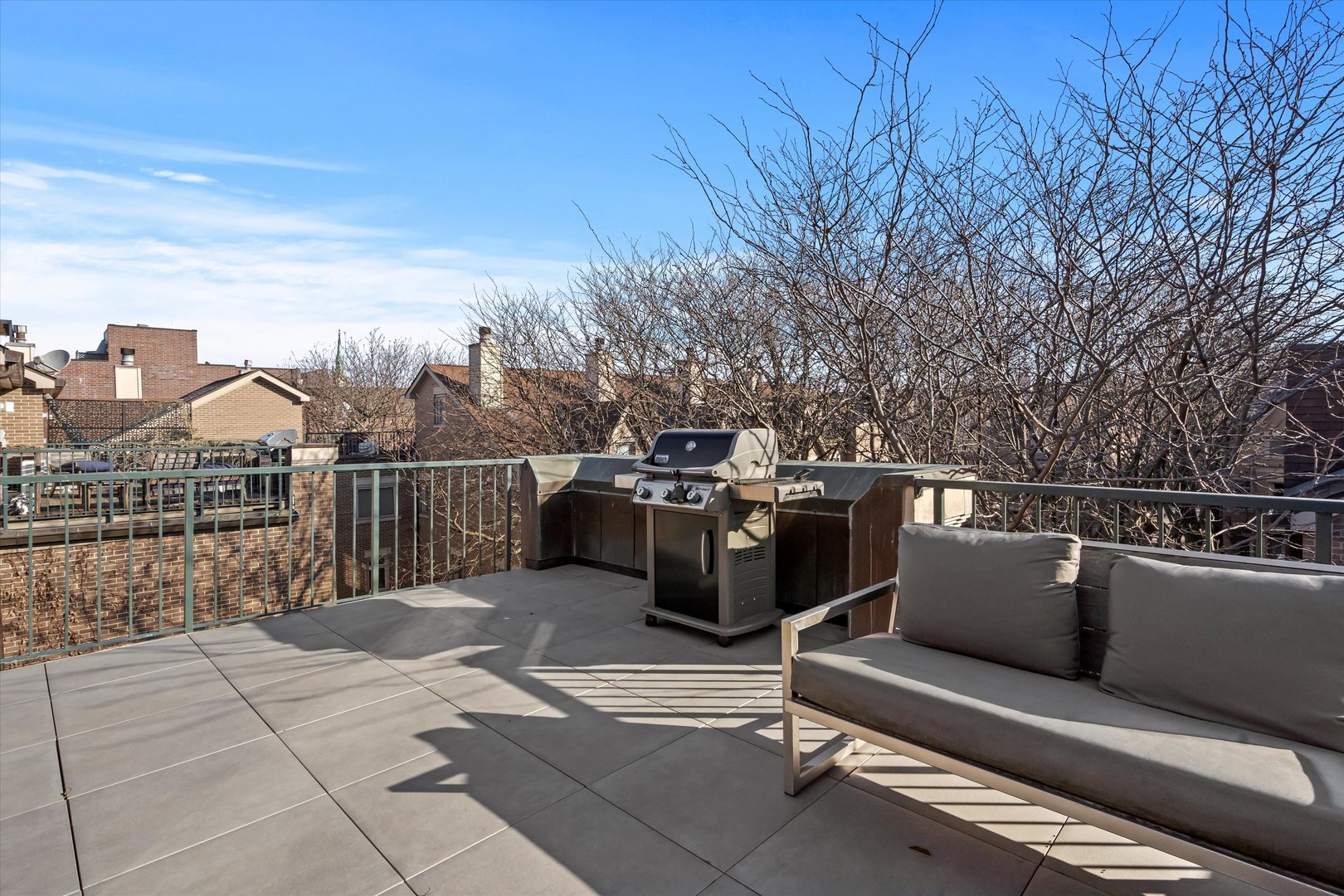 2733 N Greenview Avenue Unit: B