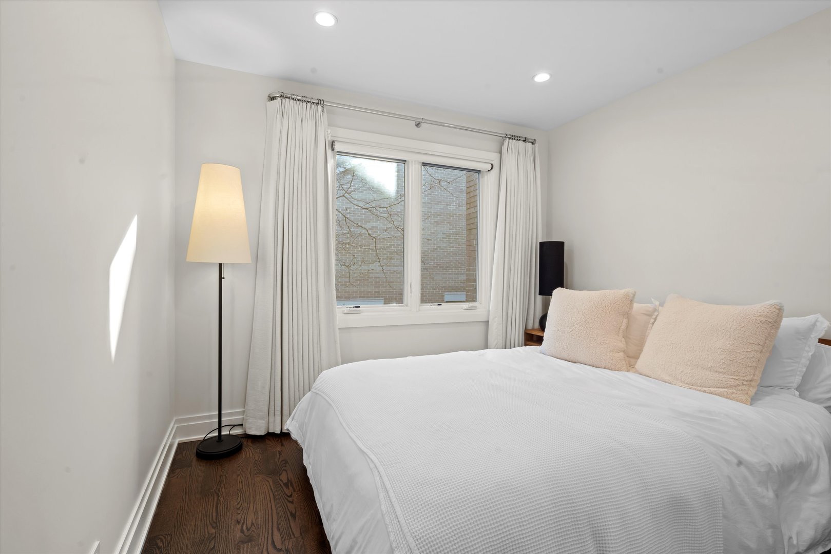2733 N Greenview Avenue Unit: B