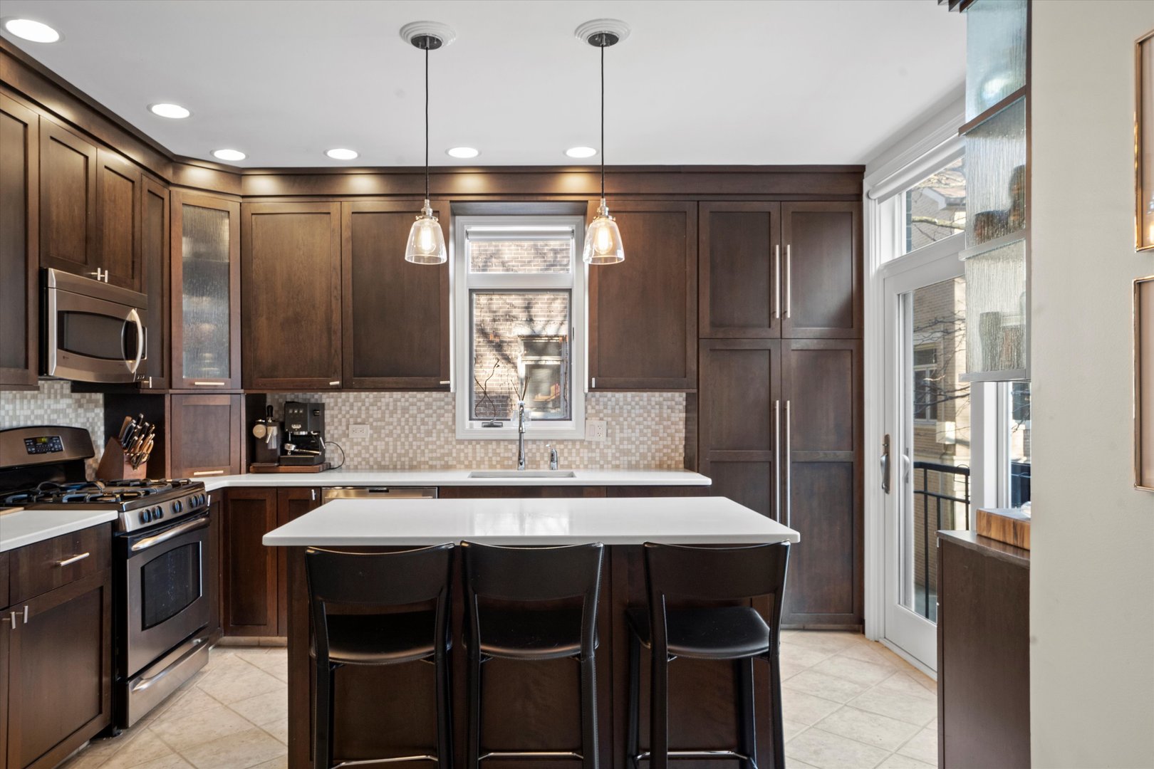 2733 N Greenview Avenue Unit: B