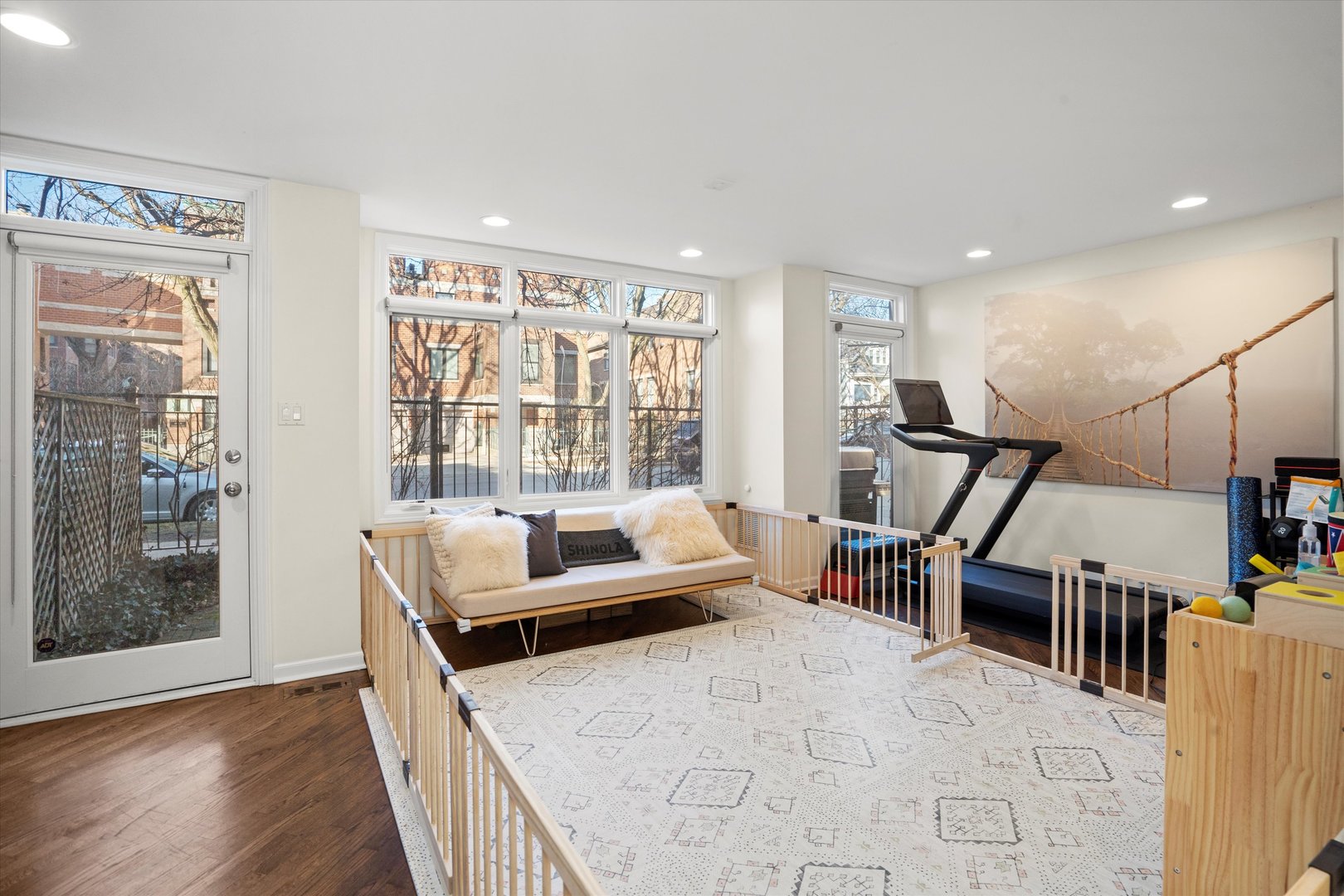 2733 N Greenview Avenue Unit: B