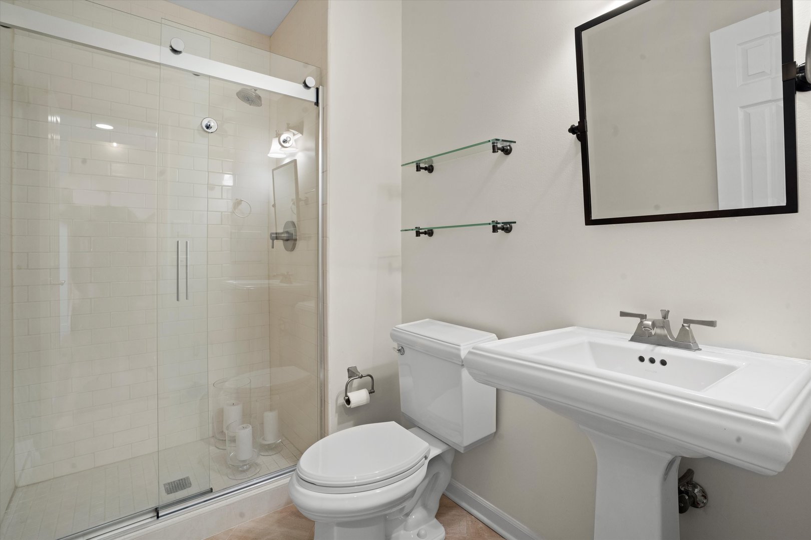 2733 N Greenview Avenue Unit: B