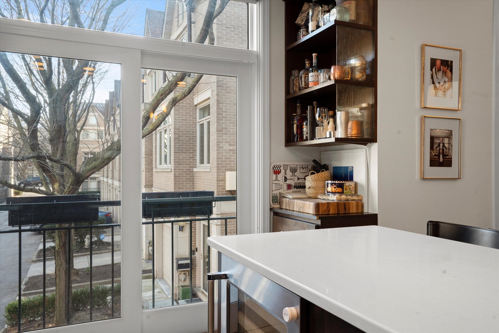 2733 N Greenview Avenue Unit: B