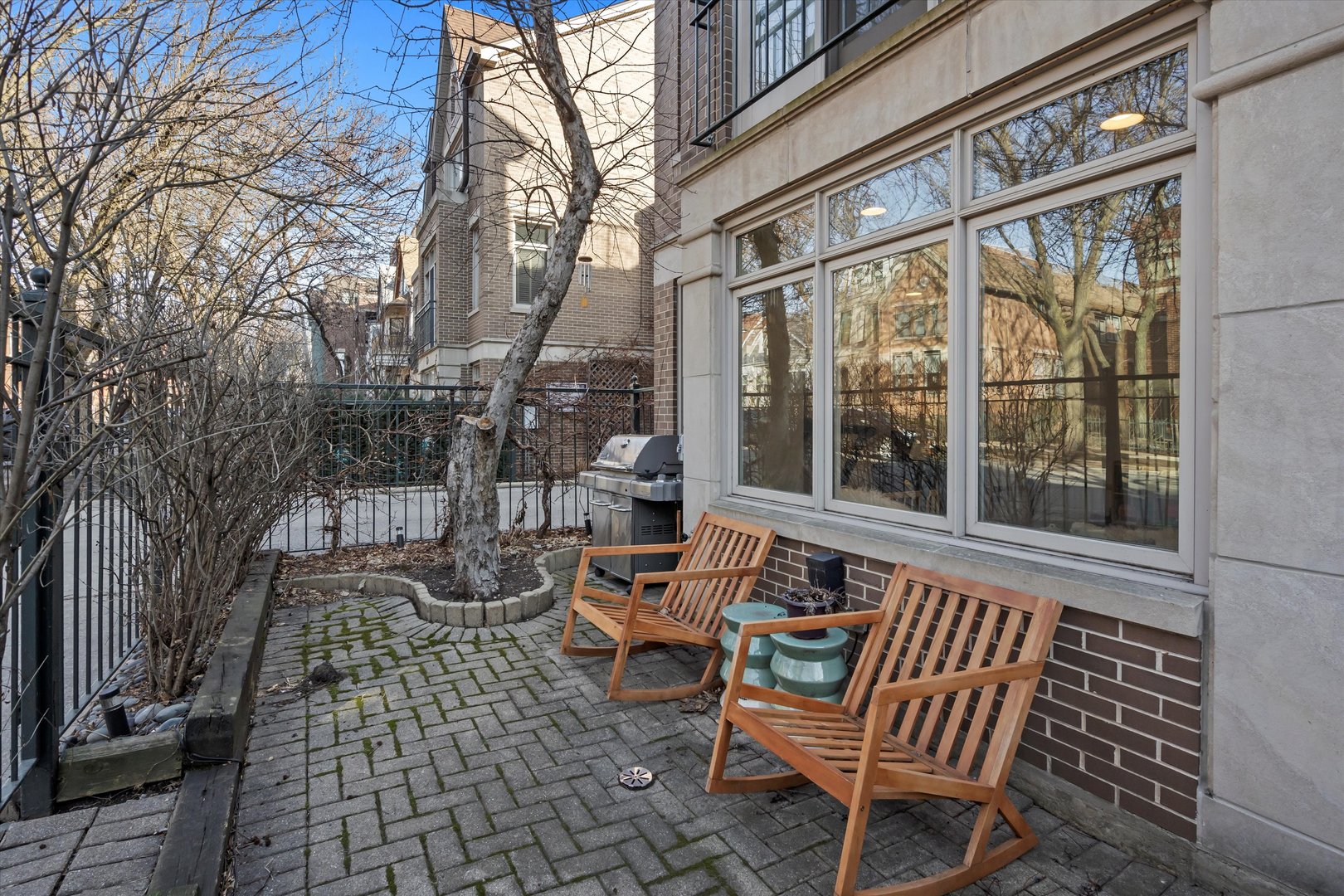 2733 N Greenview Avenue Unit: B