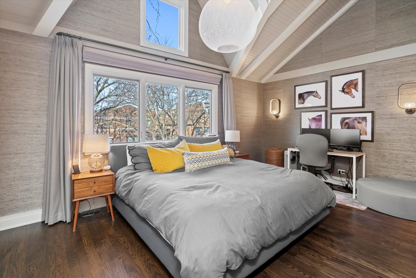 2733 N Greenview Avenue Unit: B