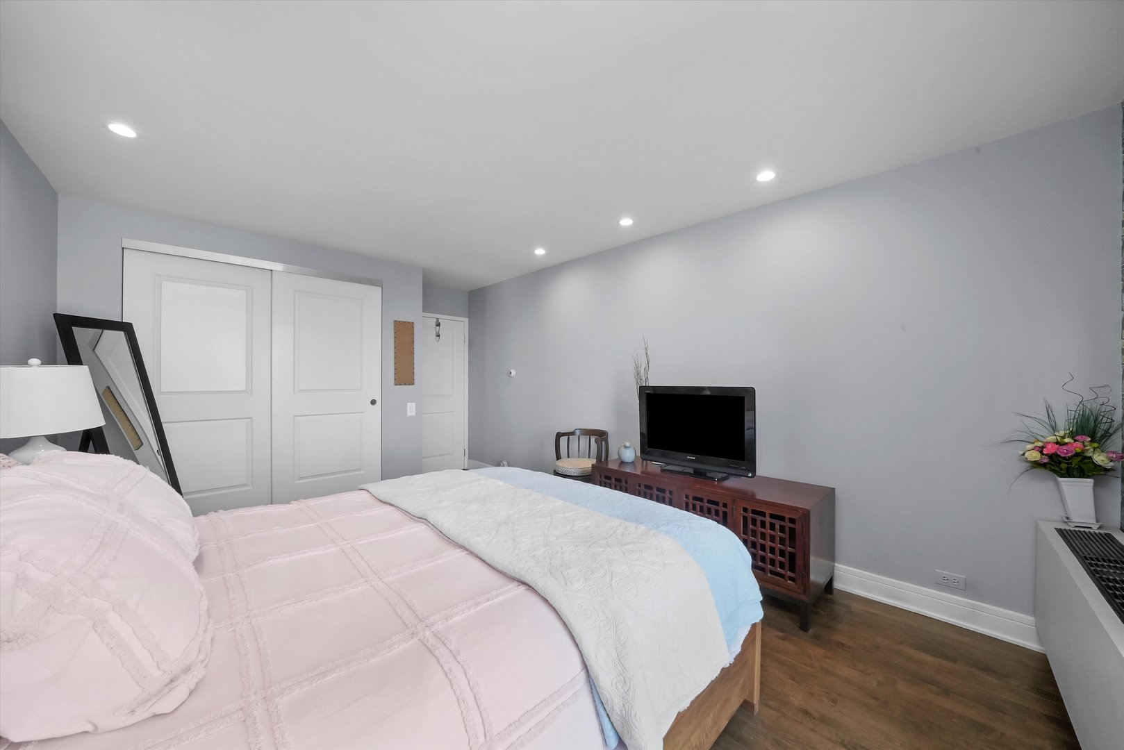 4170 N Marine Drive Unit: 24D