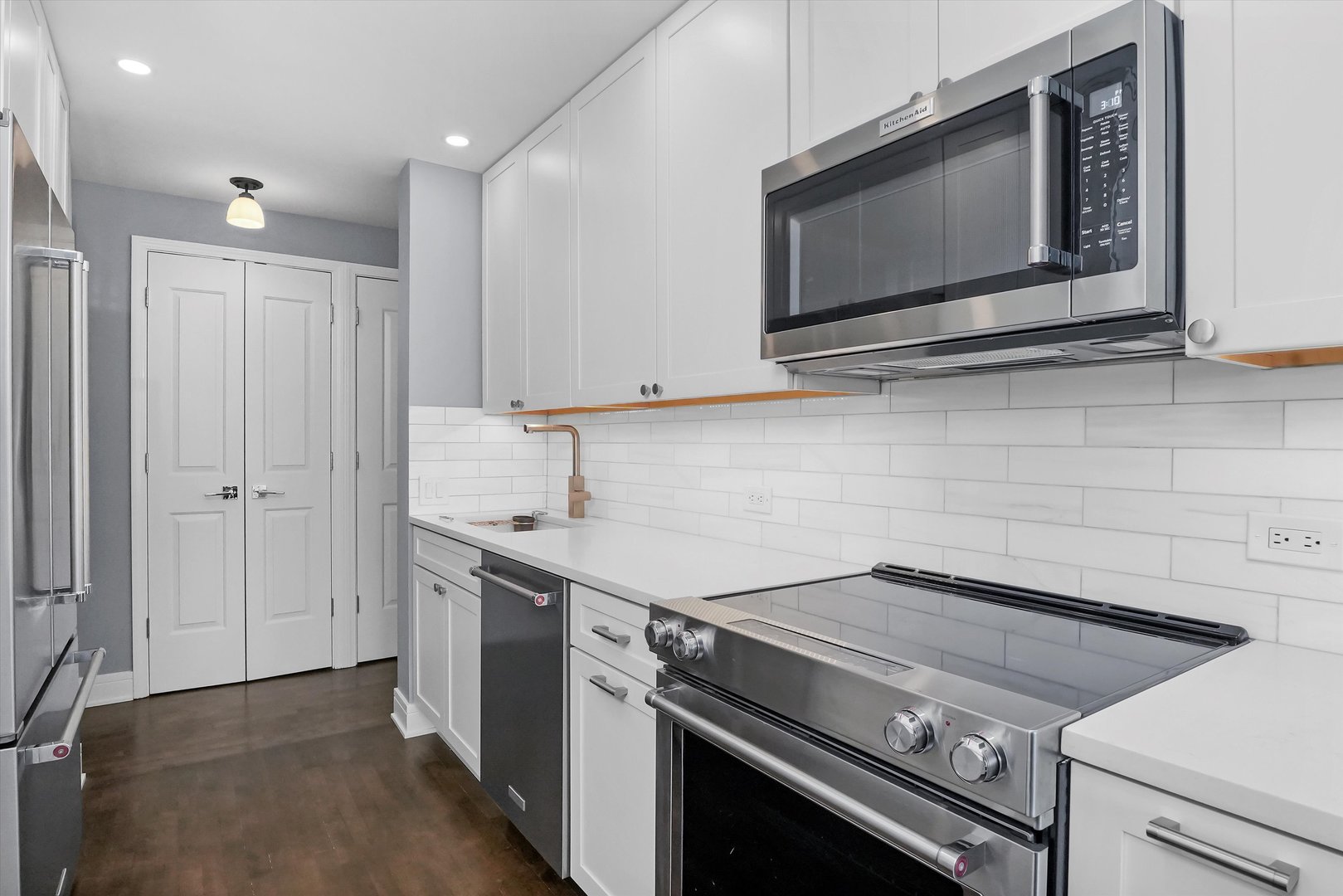 4170 N Marine Drive Unit: 24D