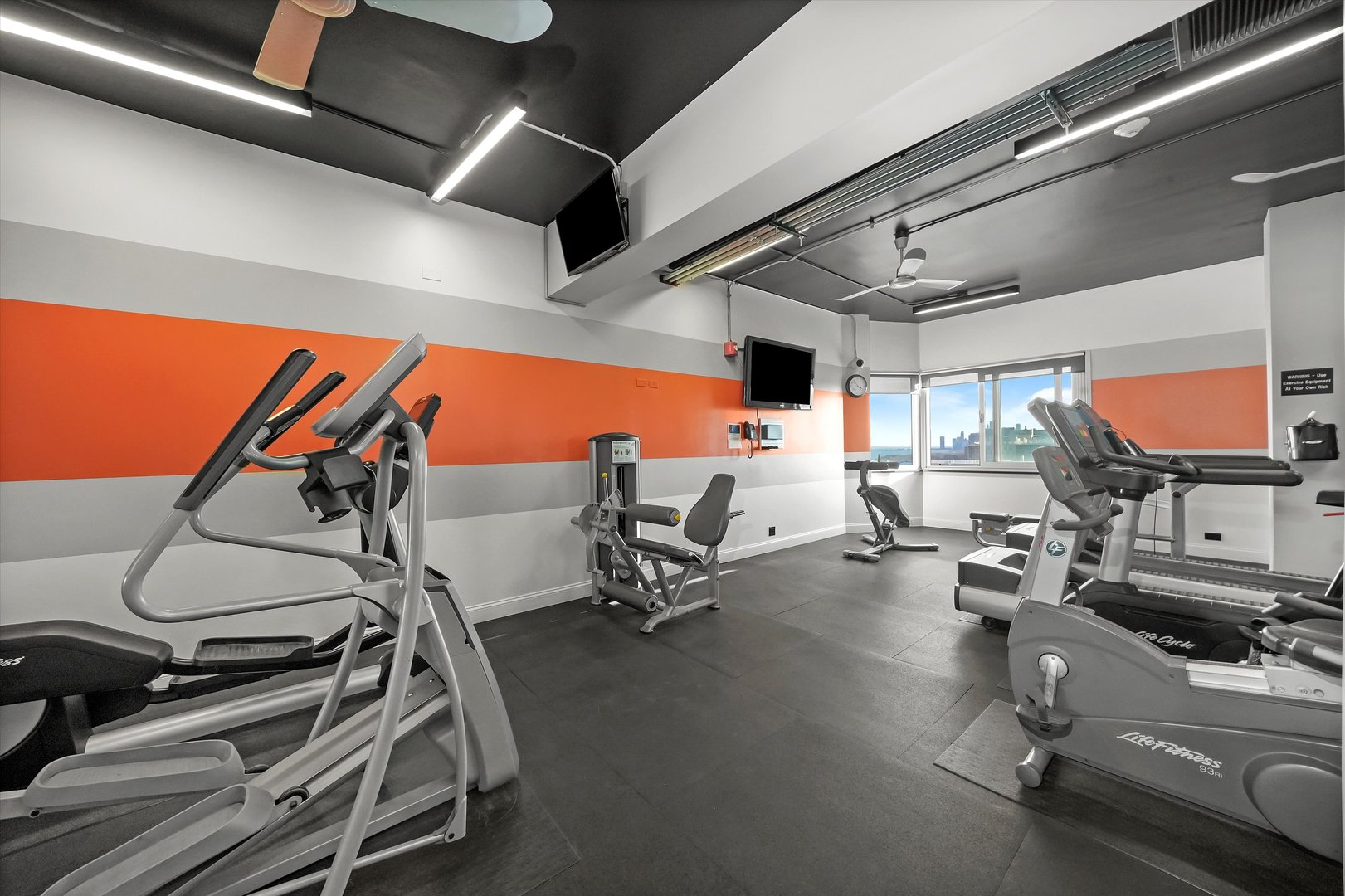 4170 N Marine Drive Unit: 24D