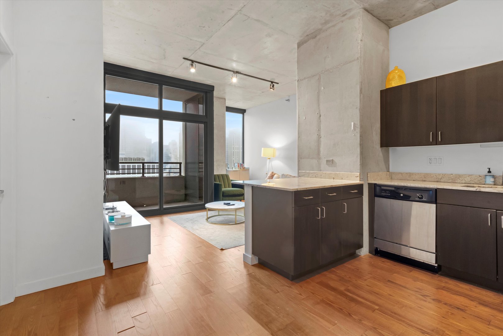 235 W VAN BUREN Street Unit: 3522