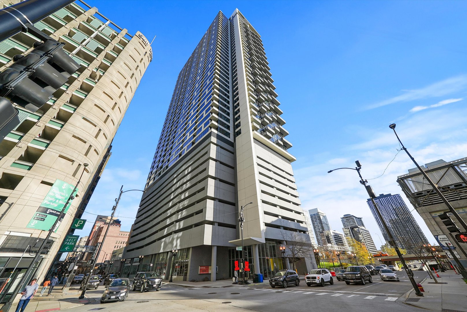 235 W VAN BUREN Street Unit: 3522