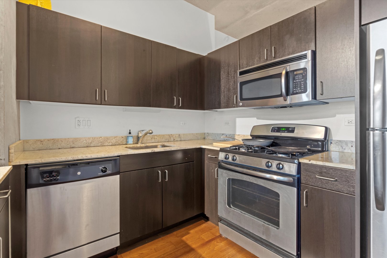 235 W VAN BUREN Street Unit: 3522