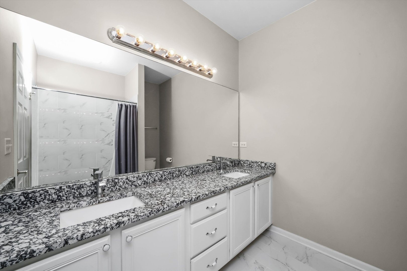2518 W Flournoy Street Unit: 1