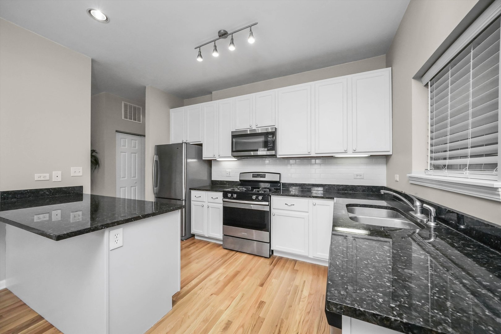 2518 W Flournoy Street Unit: 1