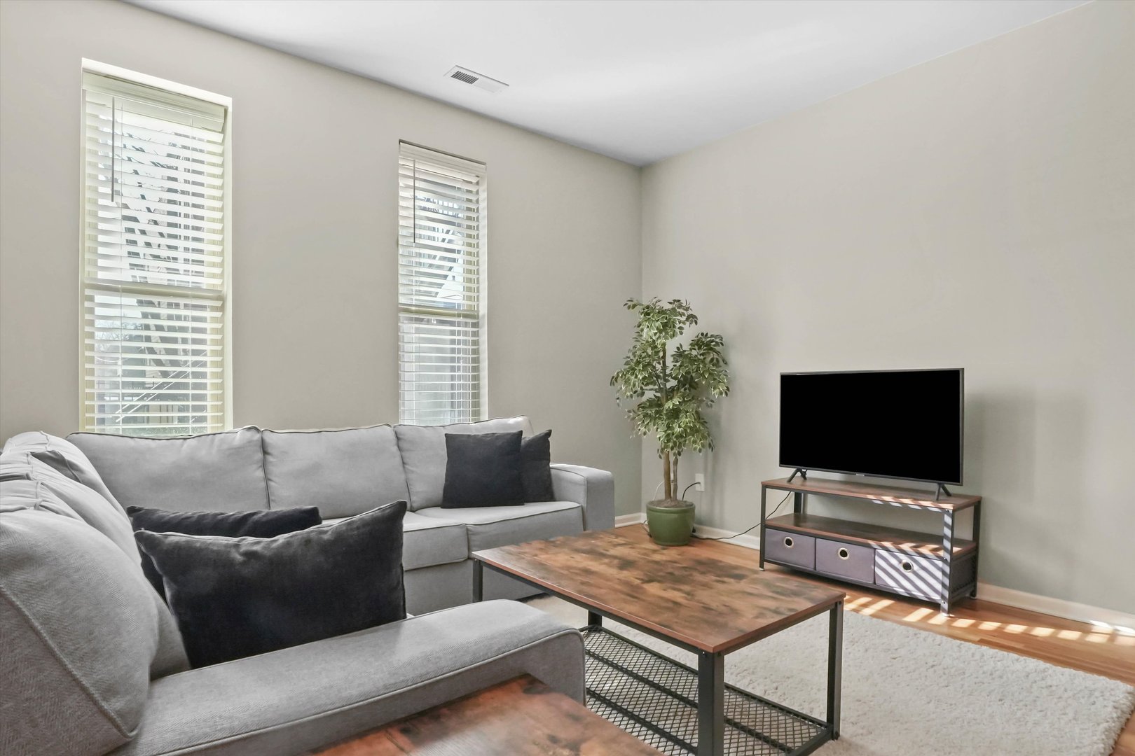 2518 W Flournoy Street Unit: 1