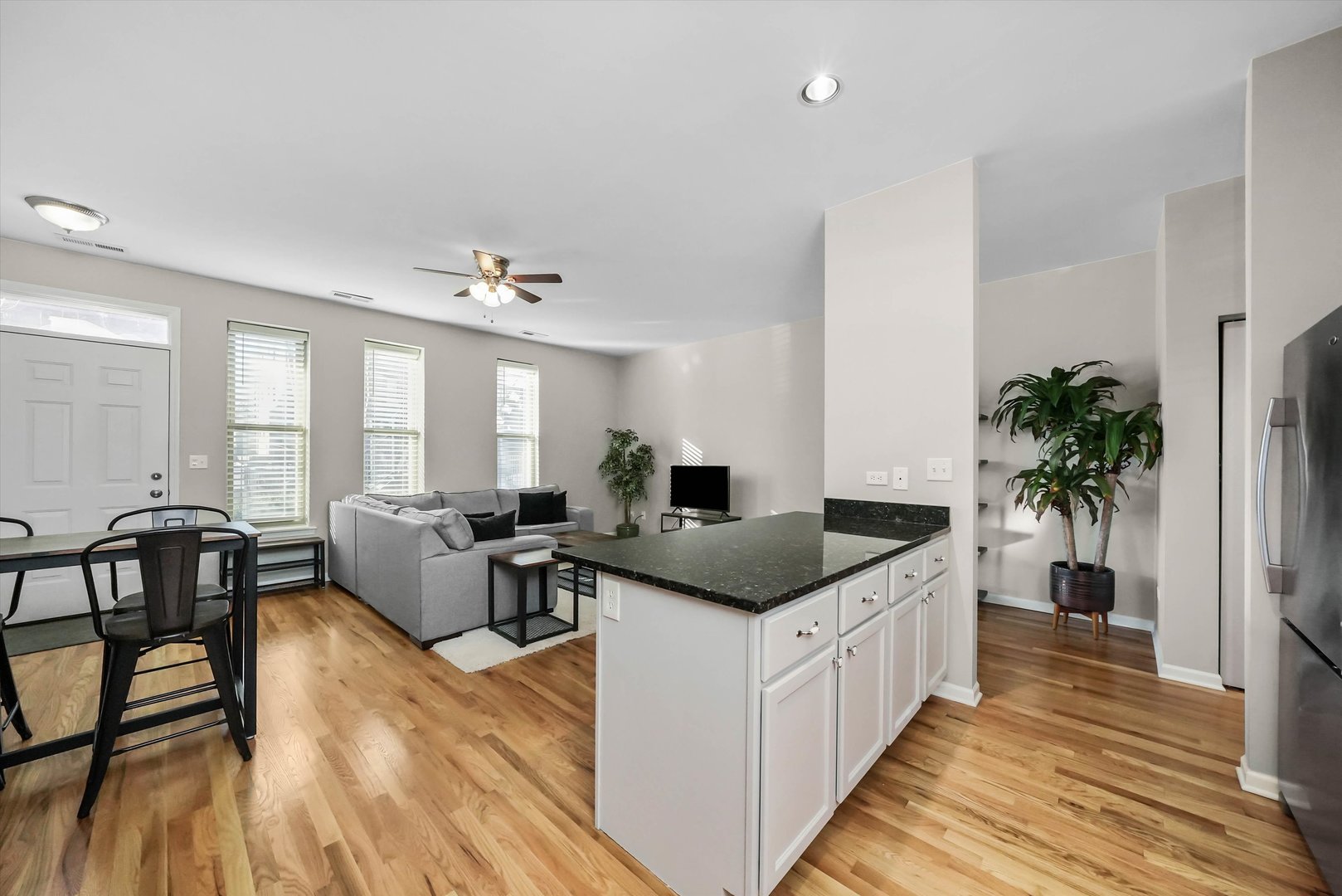 2518 W Flournoy Street Unit: 1