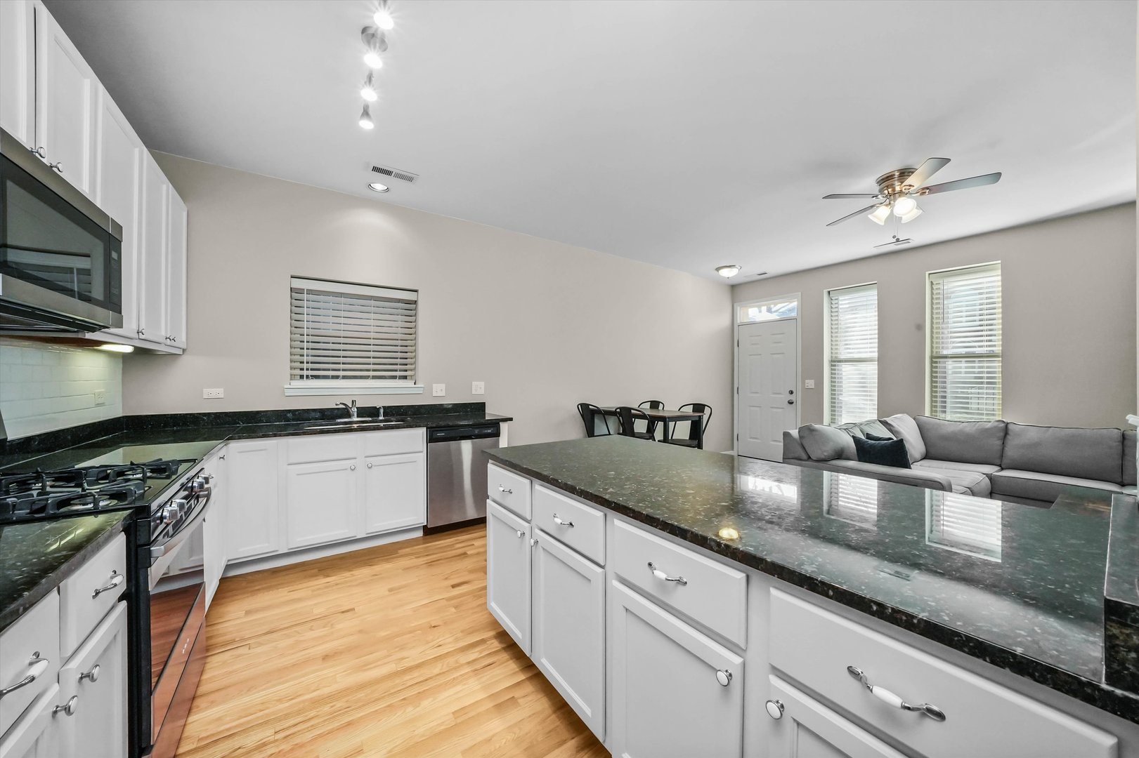 2518 W Flournoy Street Unit: 1
