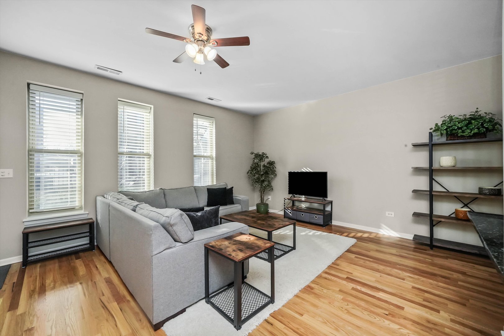 2518 W Flournoy Street Unit: 1