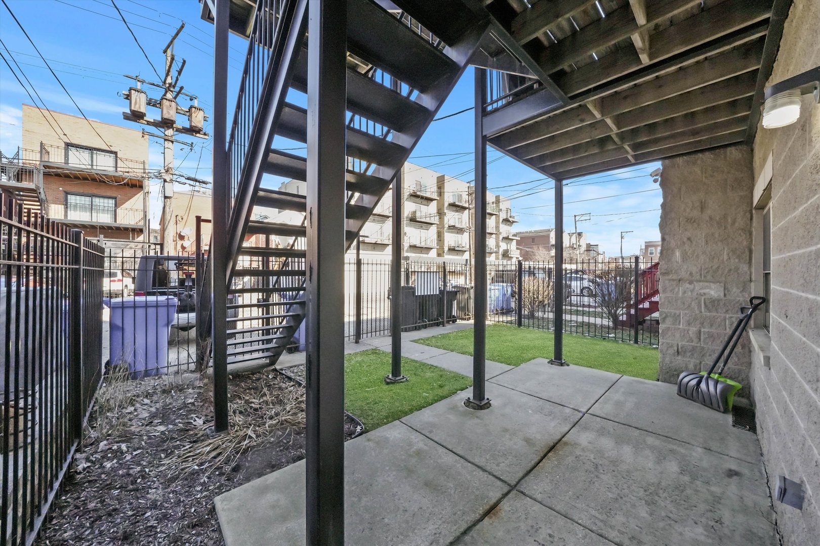 2518 W Flournoy Street Unit: 1