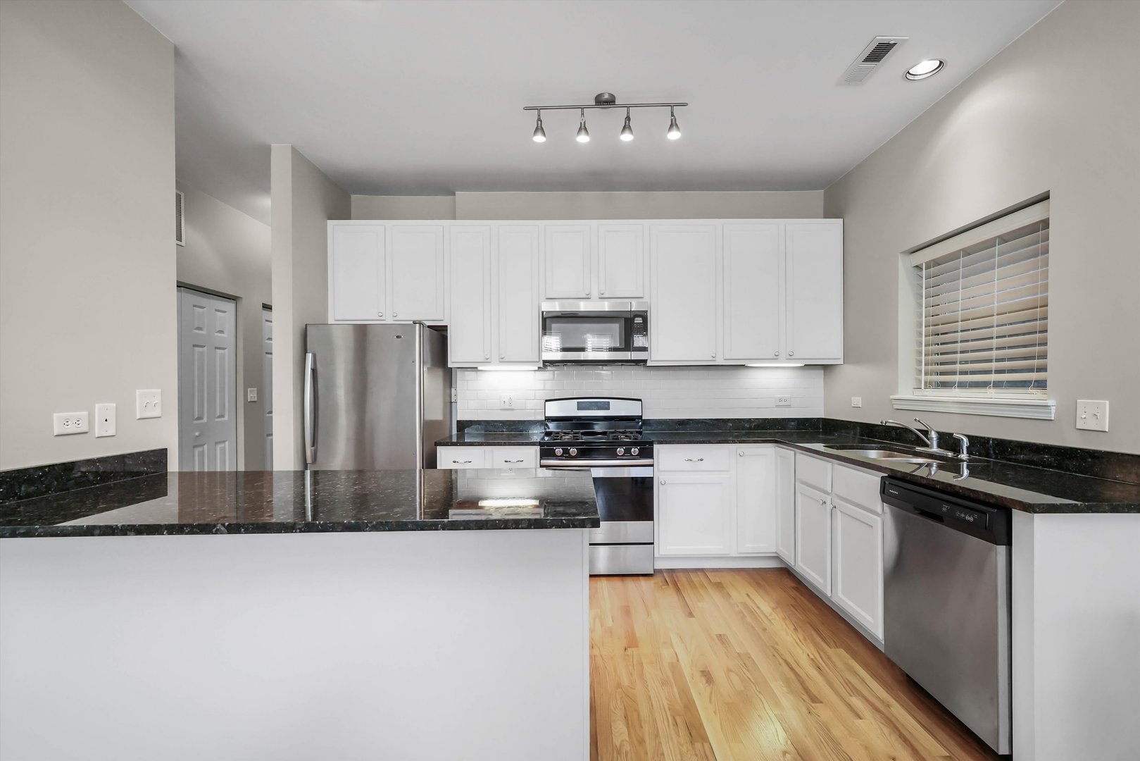 2518 W Flournoy Street Unit: 1