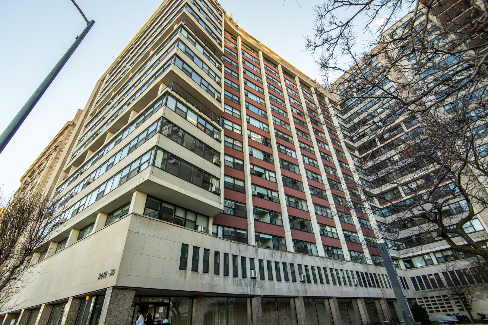 3420 N Lake Shore Drive Unit: 9N