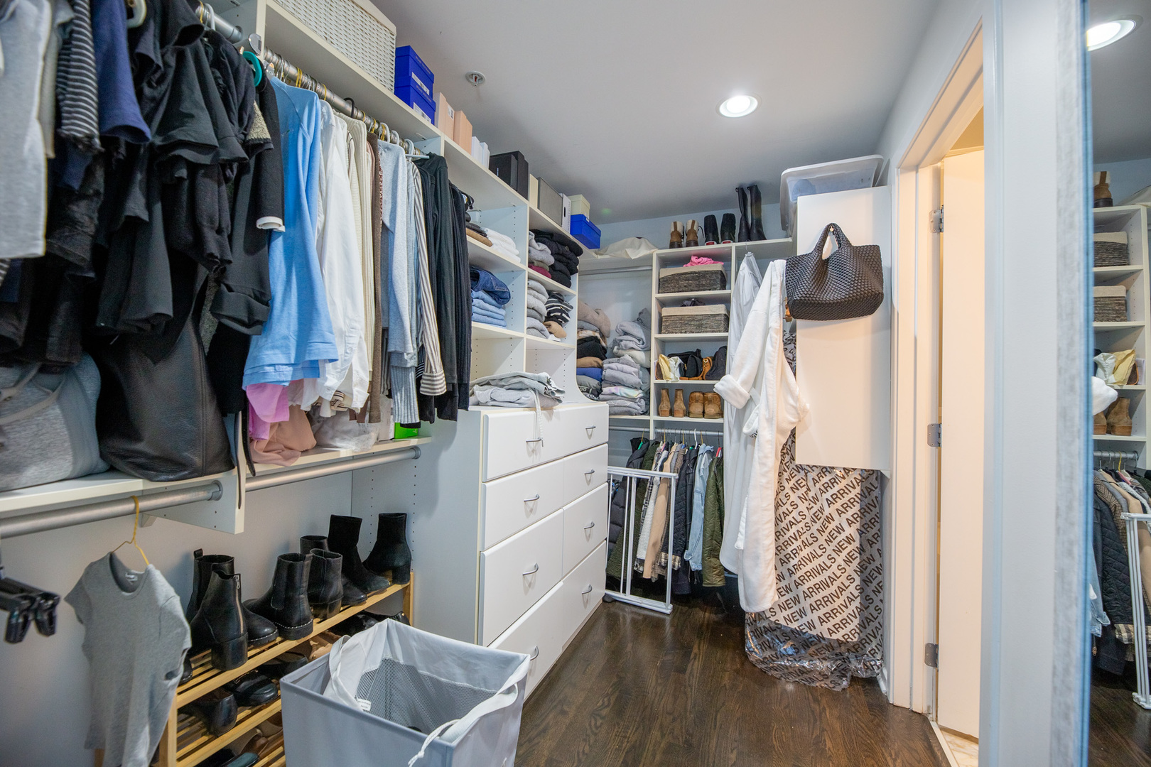 500 W SUPERIOR Street Unit: 2402