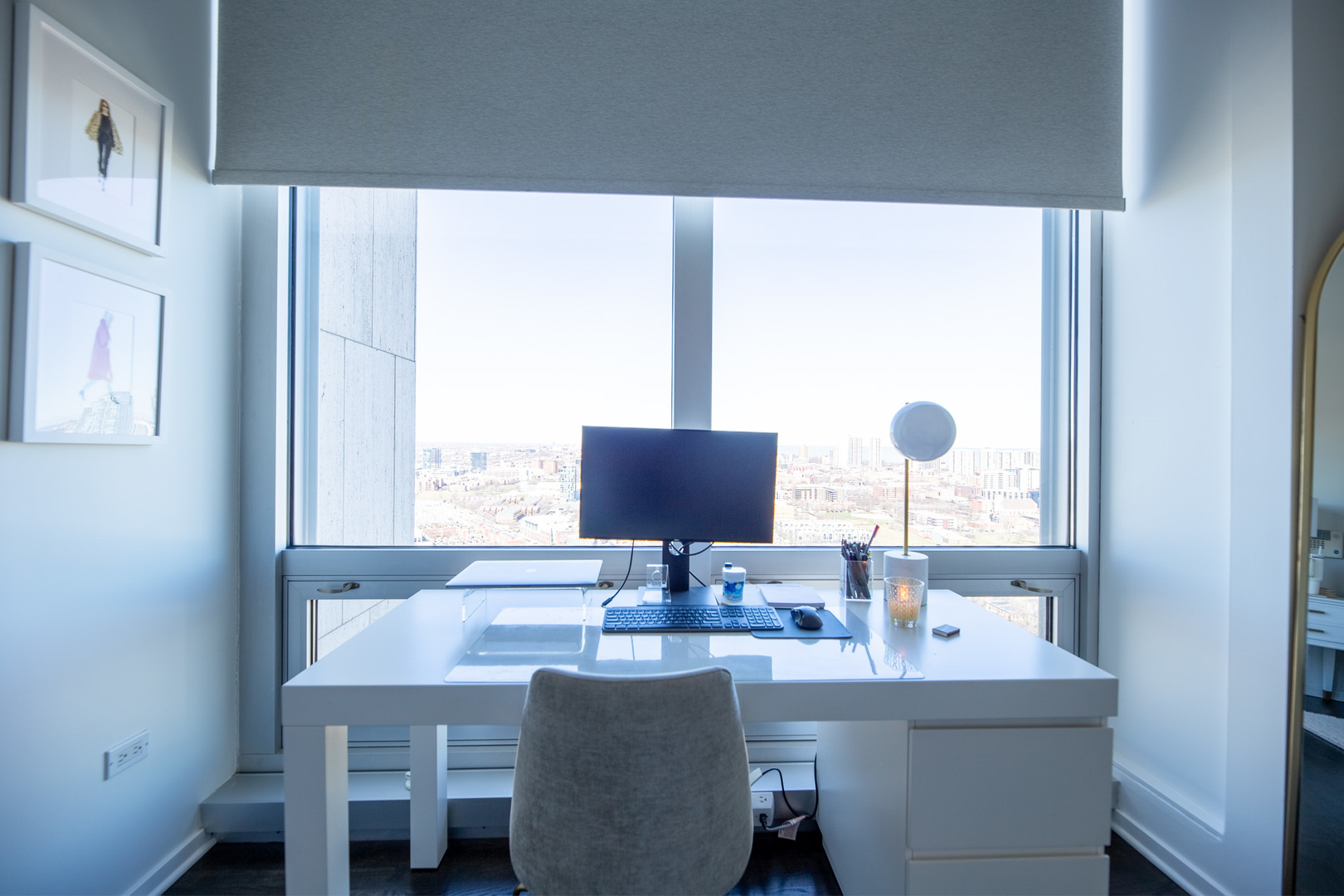 500 W SUPERIOR Street Unit: 2402
