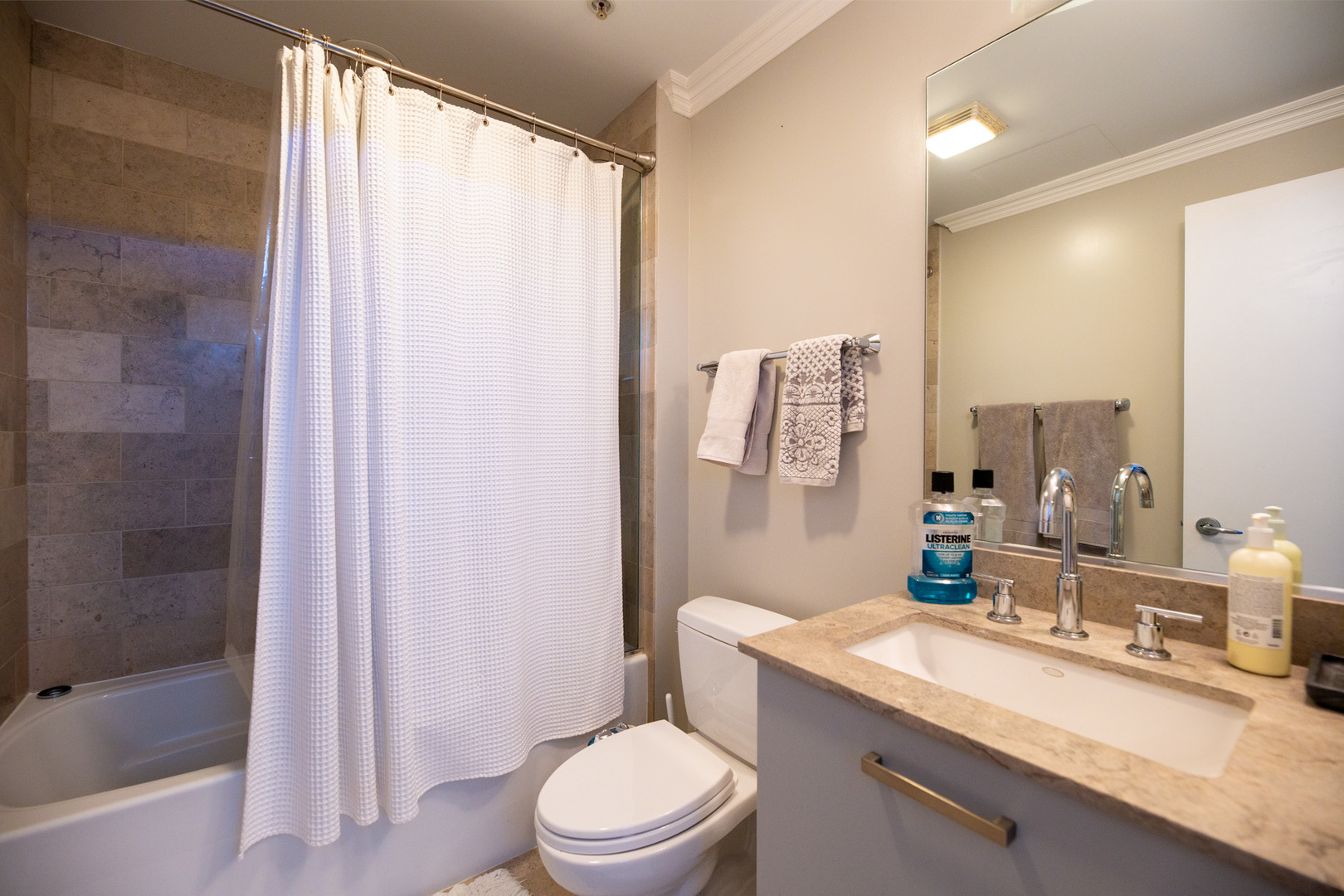 500 W SUPERIOR Street Unit: 2402