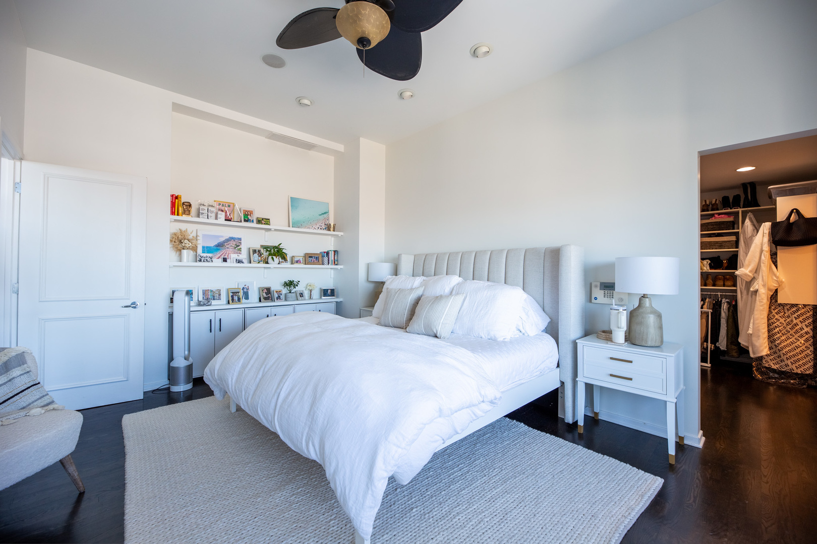 500 W SUPERIOR Street Unit: 2402