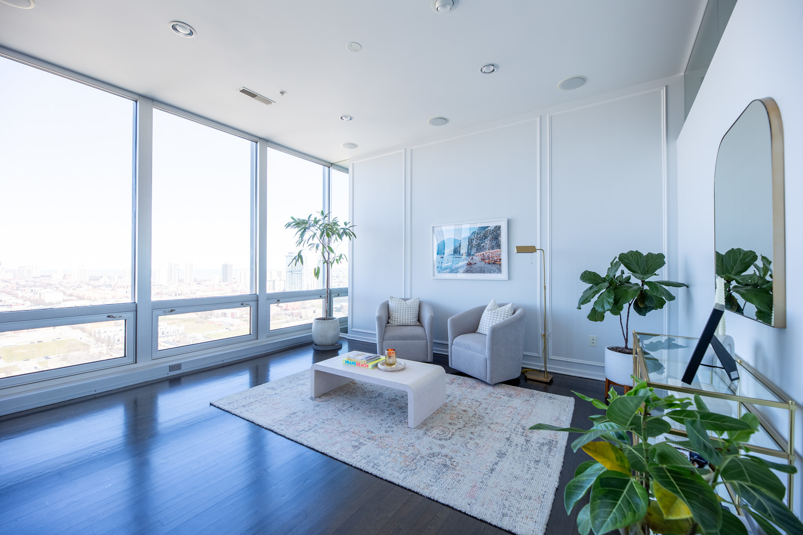 500 W SUPERIOR Street Unit: 2402