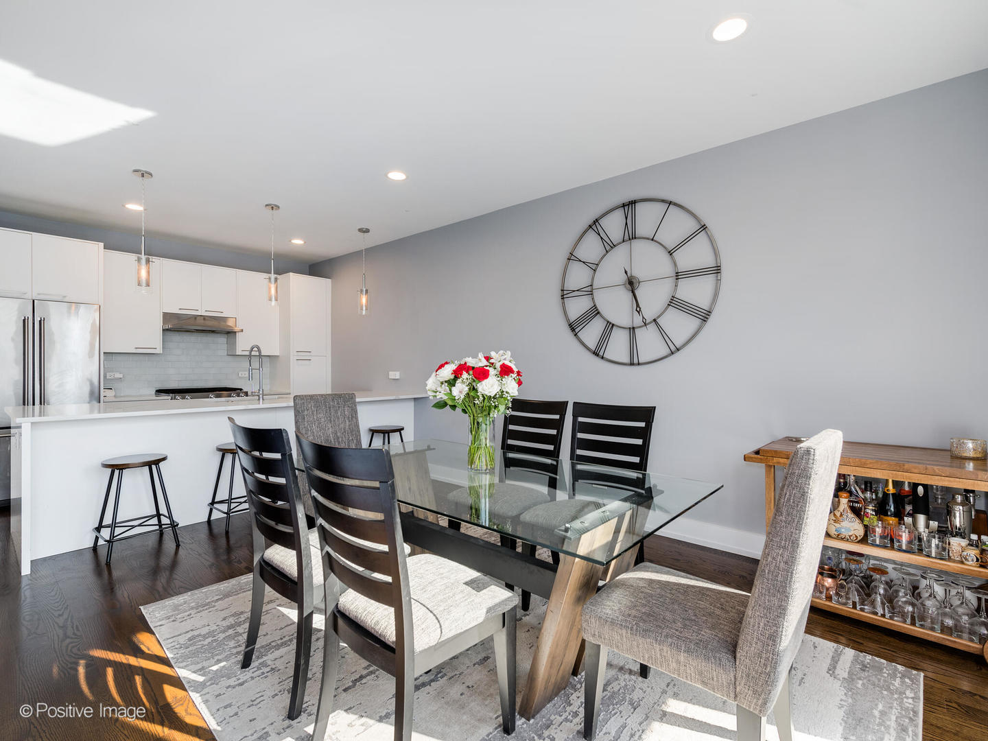 722 W 17th Place Unit: 2E