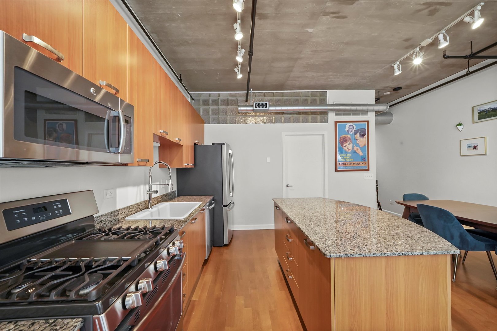111 S MORGAN Street Unit: 307
