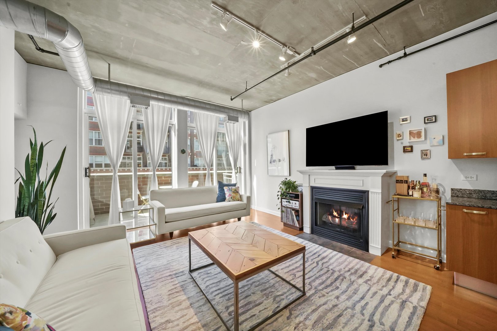 111 S MORGAN Street Unit: 307
