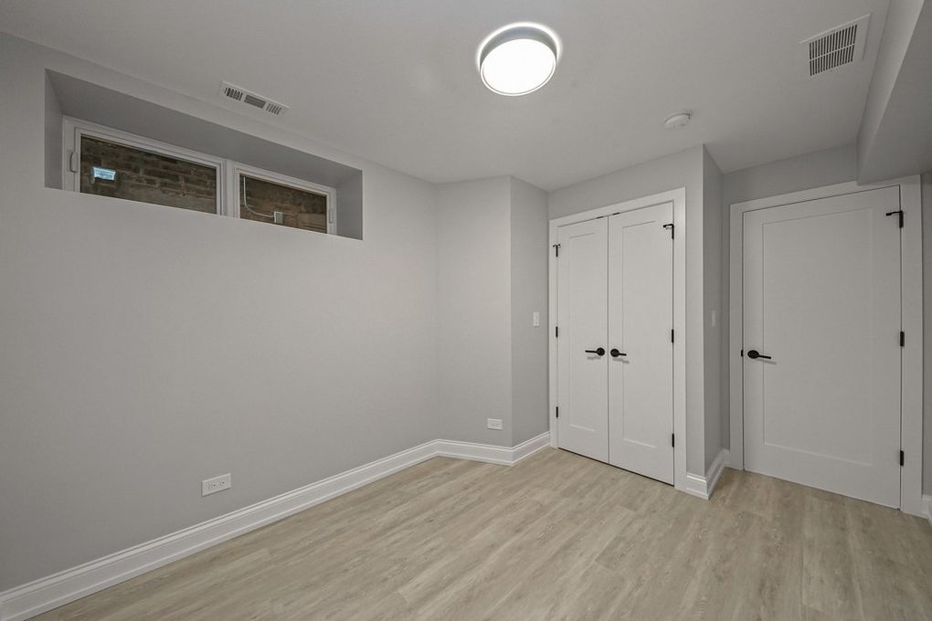 2243 N Seminary Avenue Unit: G