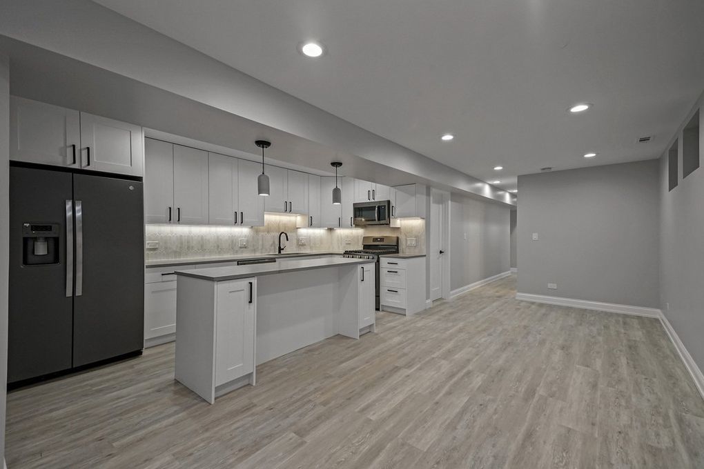 2243 N Seminary Avenue Unit: G