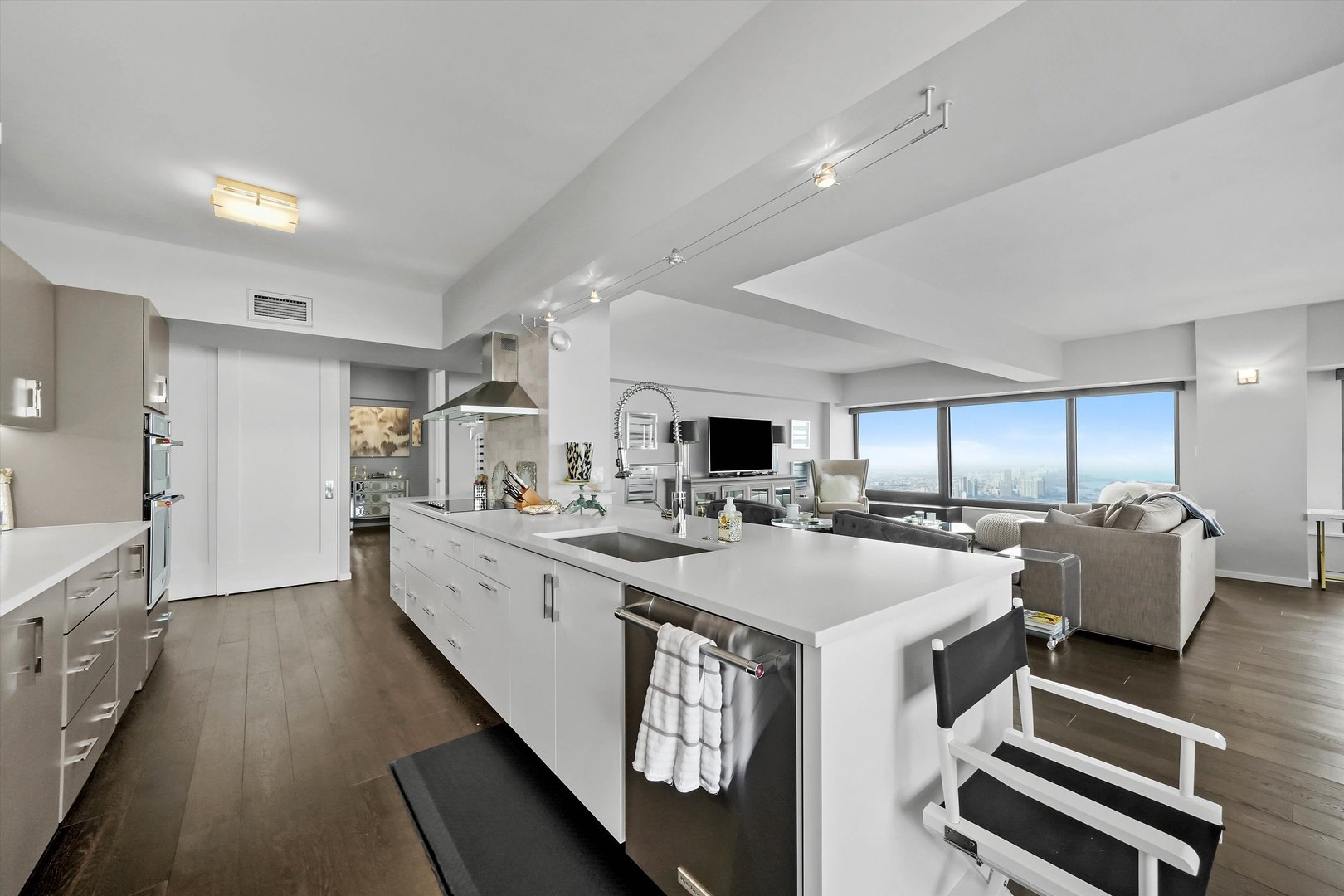 175 E DELAWARE Place Unit: 8005