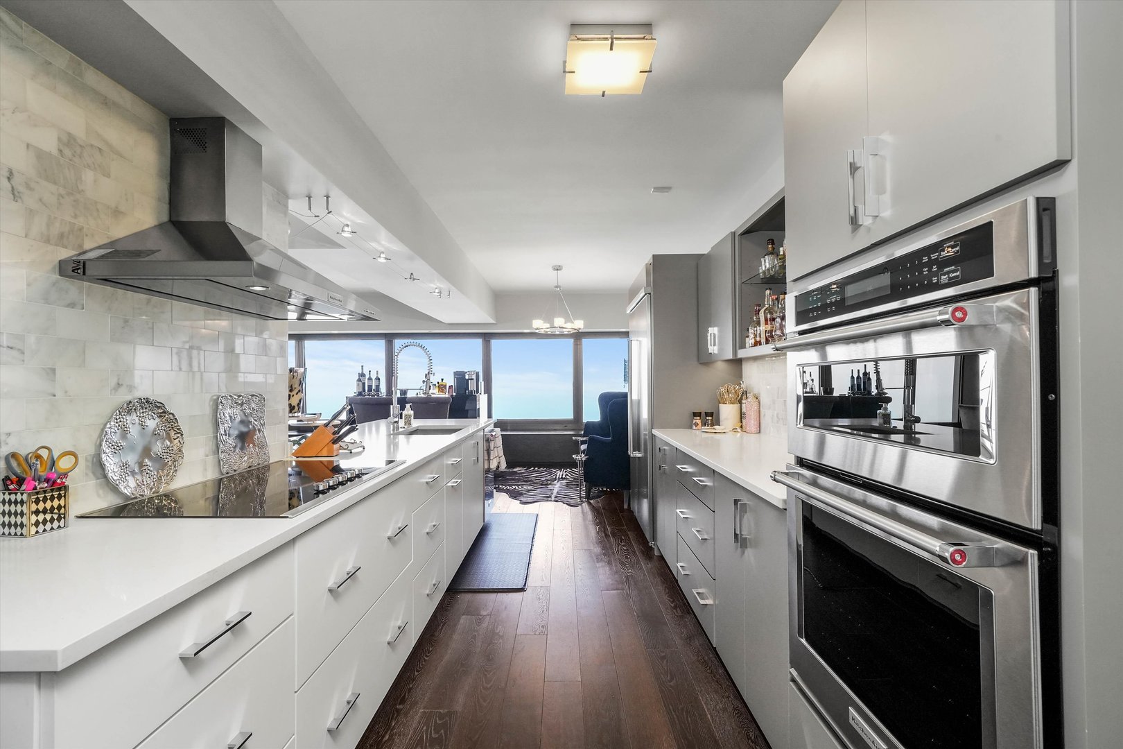 175 E DELAWARE Place Unit: 8005