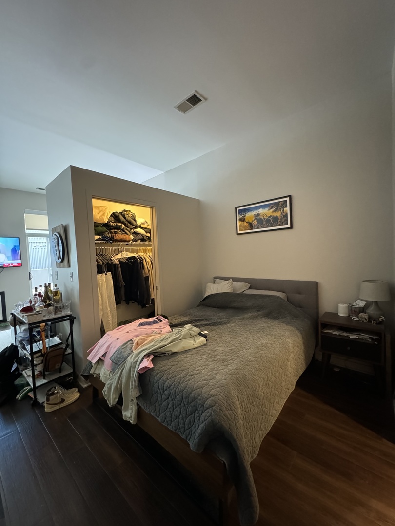 1222 W MADISON Street Unit: 227