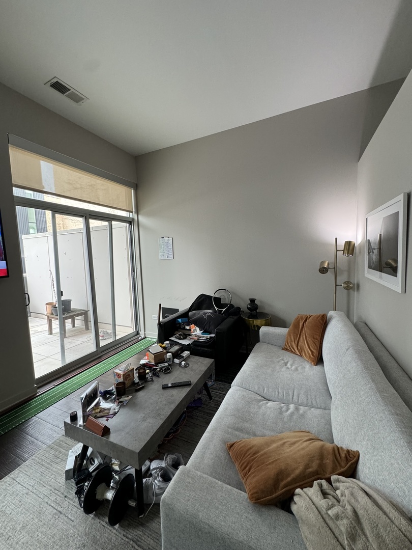 1222 W MADISON Street Unit: 227