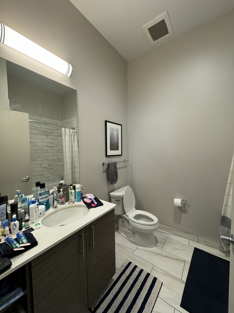 1222 W MADISON Street Unit: 227