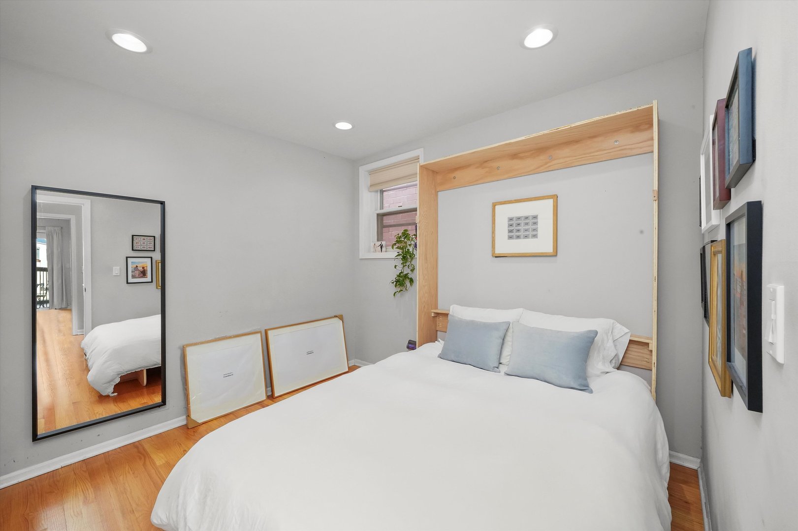 1104 W WEBSTER Avenue Unit: 202