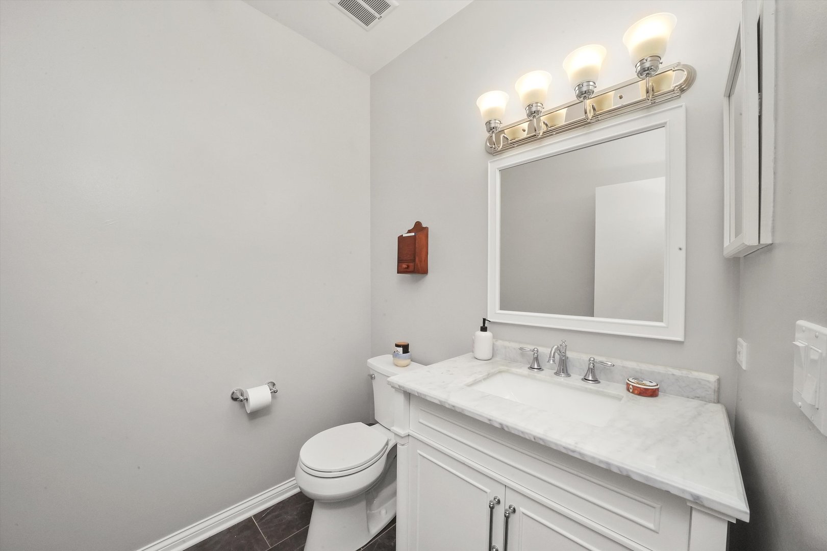 1104 W WEBSTER Avenue Unit: 202