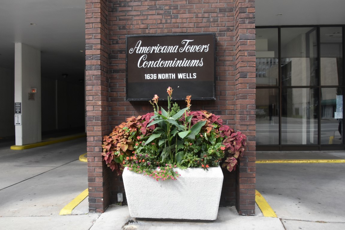 1636 N WELLS Street Unit: 2005