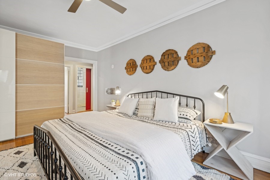 1425 W SUMMERDALE Avenue Unit: 2AB