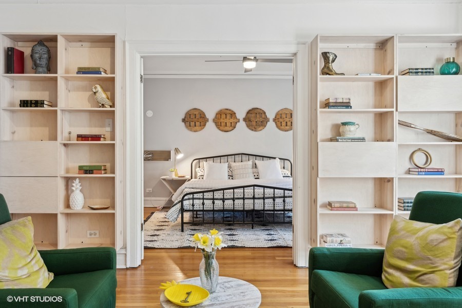 1425 W SUMMERDALE Avenue Unit: 2AB