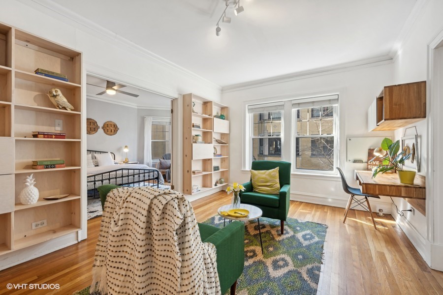 1425 W SUMMERDALE Avenue Unit: 2AB